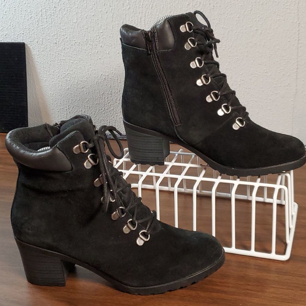 Cougar Angie Waterproof Black Suede Heeled Booties Size 7M
